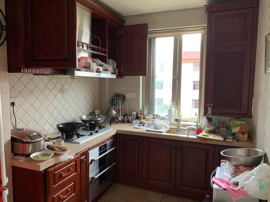 上海市闵行区天鸿公寓11栋3F 