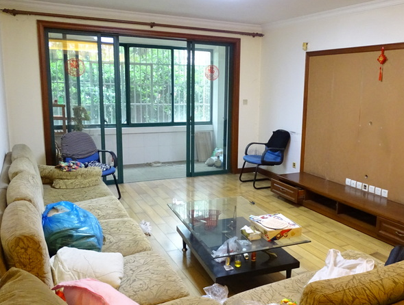 上海市松江区金港花园56栋1F 