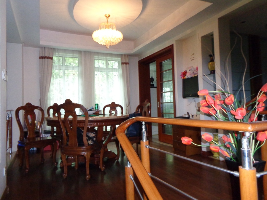 上海市宝山区水岸蓝桥195栋 