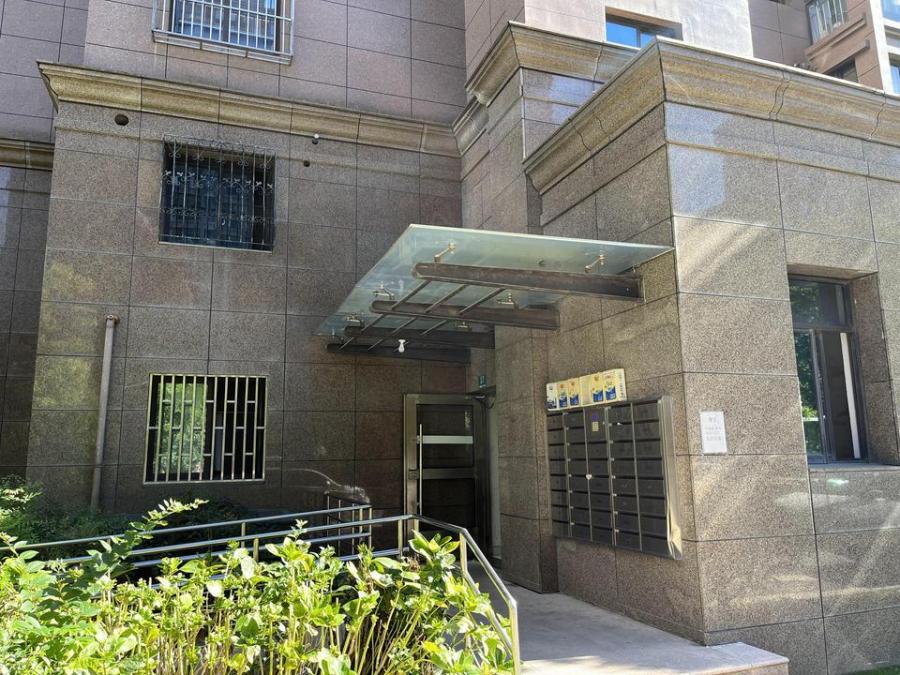 上海市浦东新区繁荣华庭17栋9F、地下1F车位 