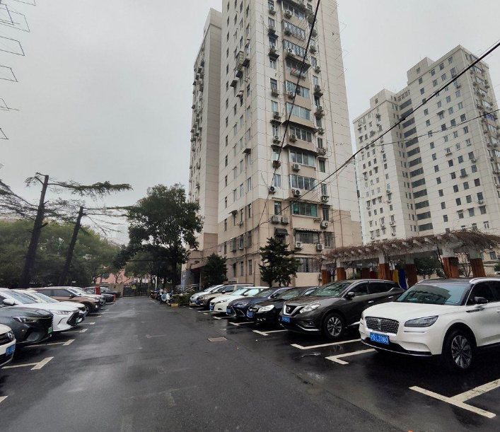 上海市普陀区桂巷新村77栋8F 