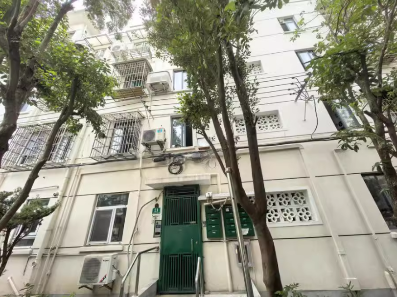 上海市徐汇区永太小区21栋1F 