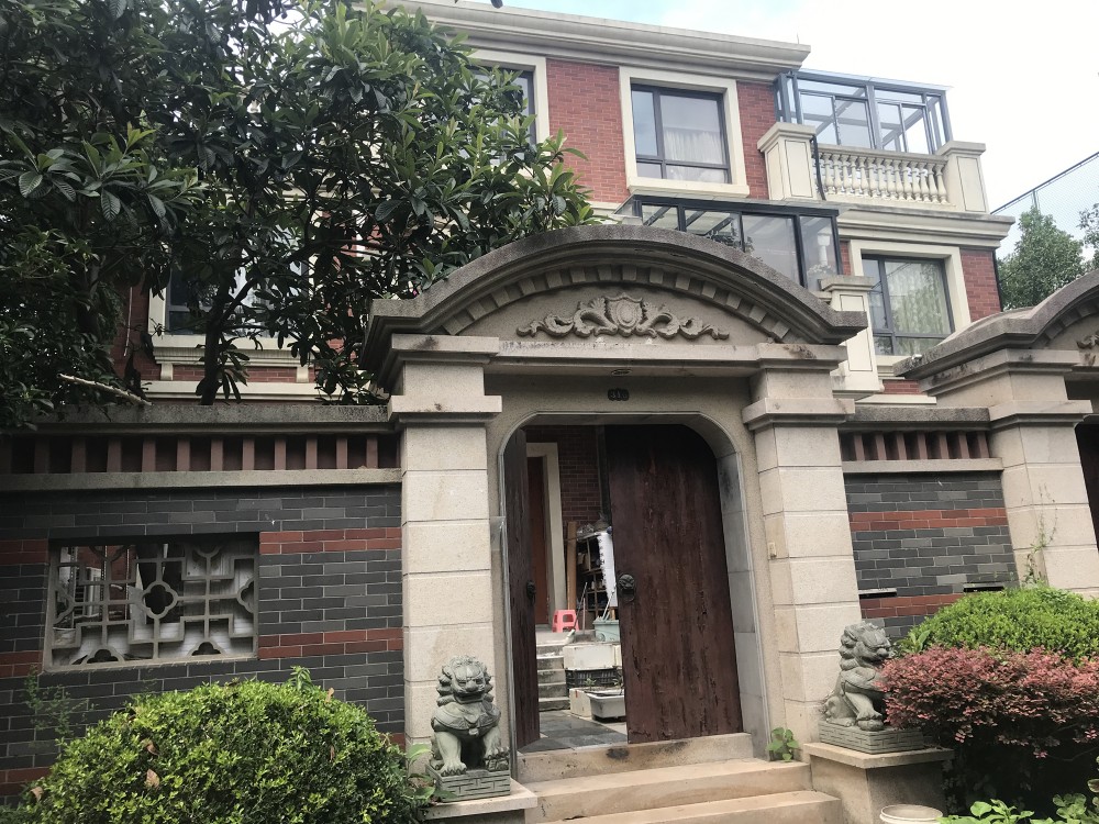 上海市松江区泗泾颐景园316栋 