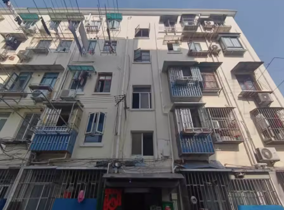 上海市杨浦区控江四村2栋2F 