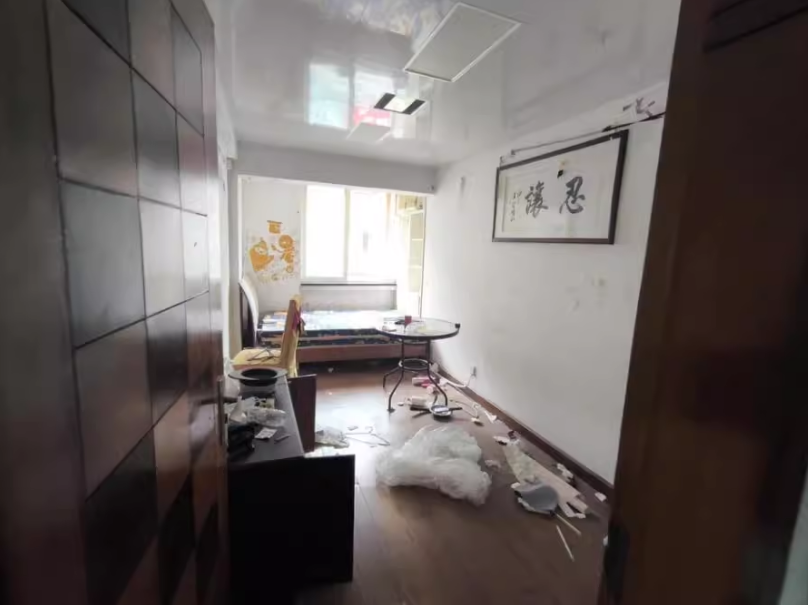 上海市虹口区海虹苑4栋3F 