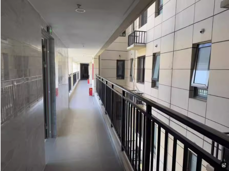 上海市金山区碧桂园凤凰城阅海云庭63栋13F 