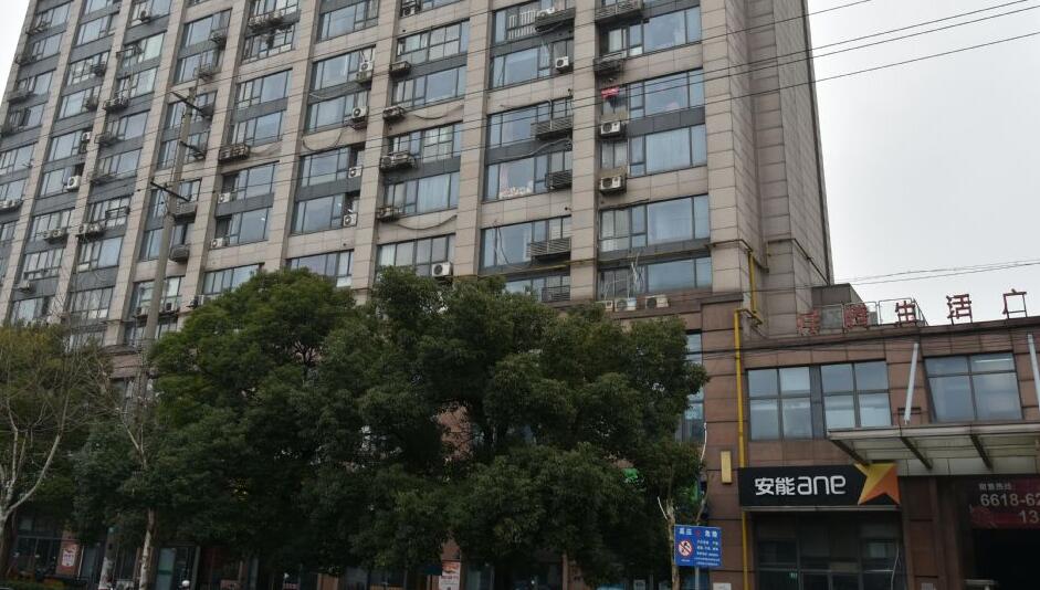 上海市宝山区祥腾生活广场8栋8F、9F 