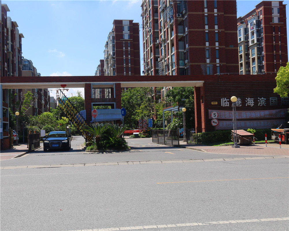 上海市浦东新区临港海滨国际花园37栋3F及地下1F车位 