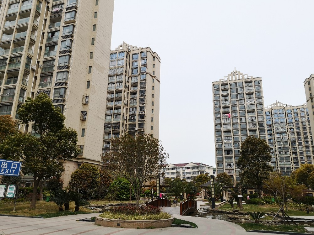 上海市奉贤区平安富邸13栋14F 