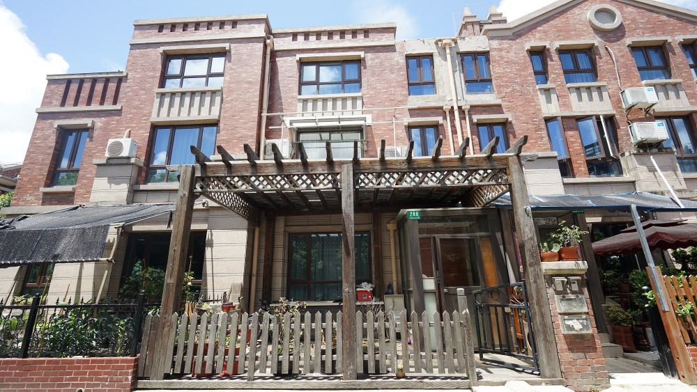 上海市金山区绿地金山名邸金山卫镇288栋1—3F 