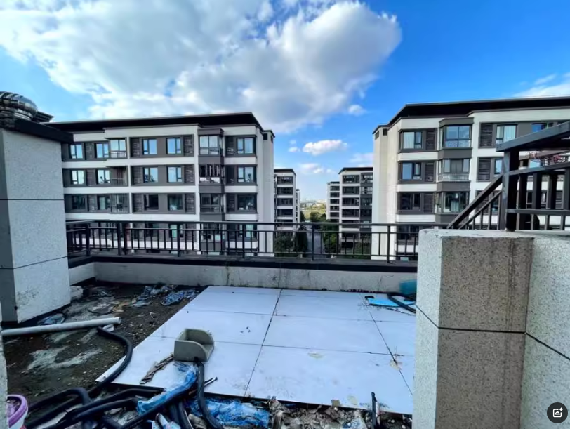 上海市宝山区卓越华润玲珑悦府26栋5F 