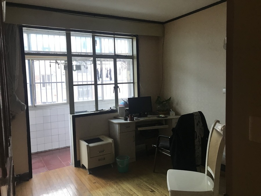 上海市松江区红宾院小区42栋4F 