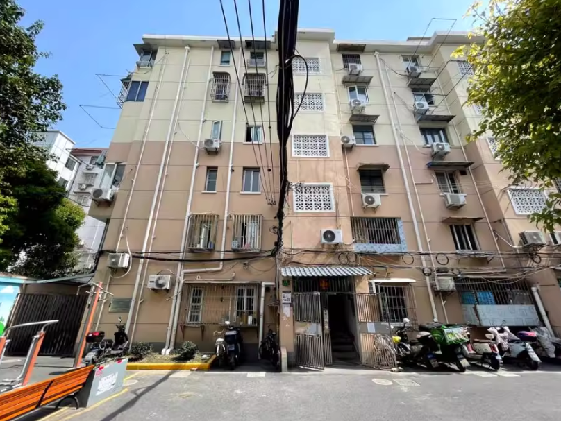 上海市杨浦区沈家桥小区15栋6F共2套 