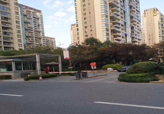 上海市浦东新区仁恒河滨城19栋23F及地下车位 