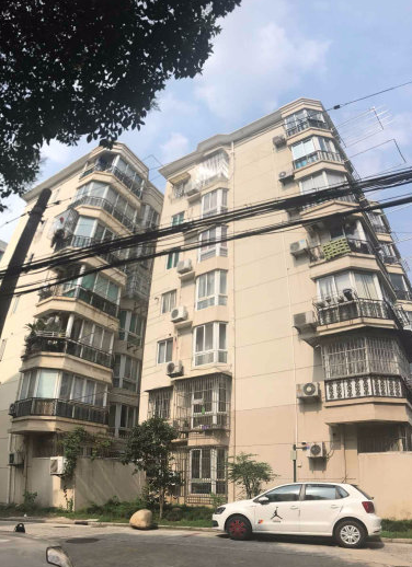 上海市徐汇区华发小区18栋2F 