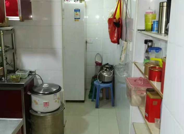 上海市普陀区真光新村第五小区88栋1F 