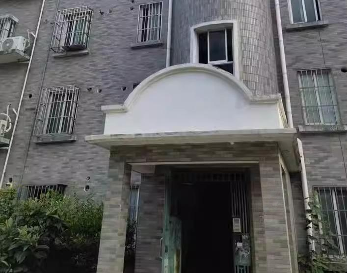 上海市松江区梦莱小区7栋6F 