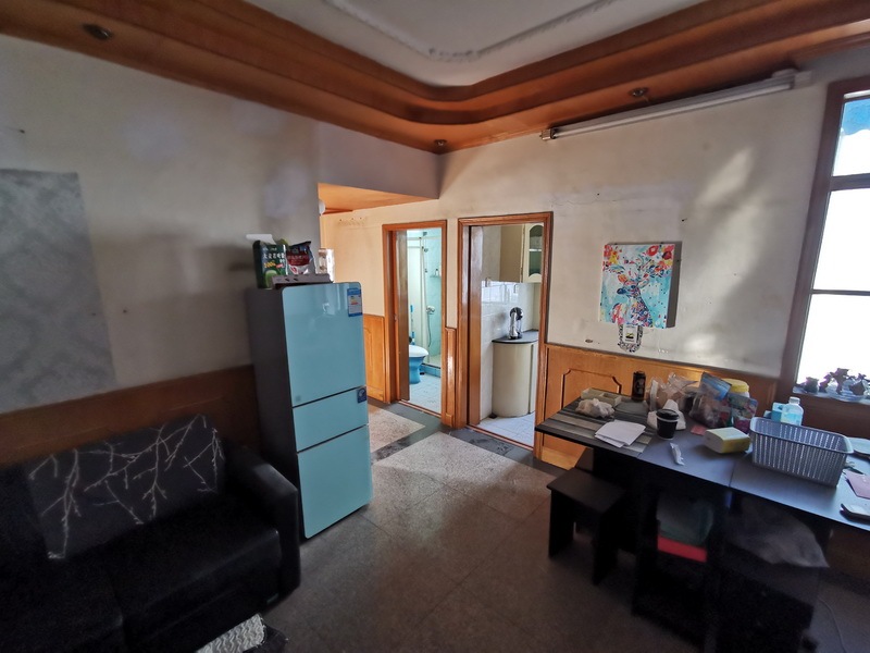 上海市浦东新区轻工六里小区21栋6F 