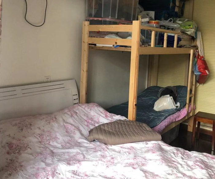 上海市黄浦区斜土路486弄小区11栋7F 