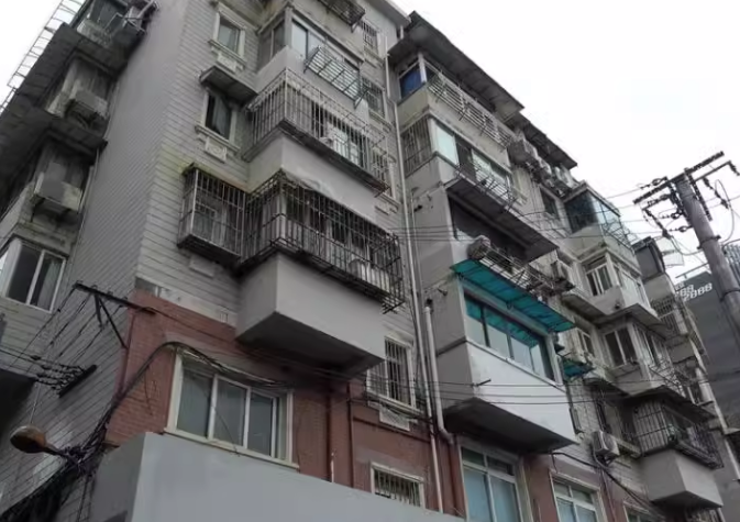 上海市杨浦区君叶公寓5栋3F 