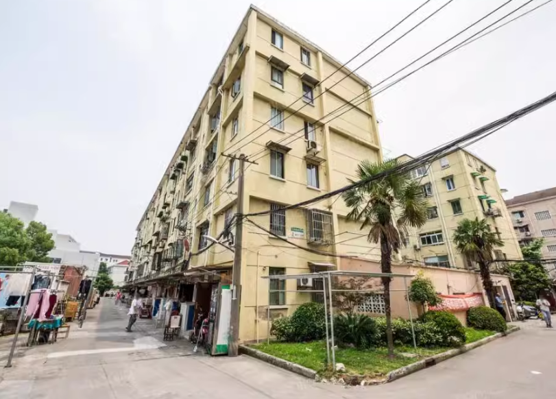 上海市长宁区锦屏小区3栋5F 