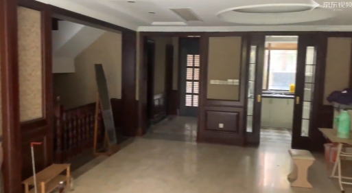 上海市宝山区美兰湖花园121栋1F 