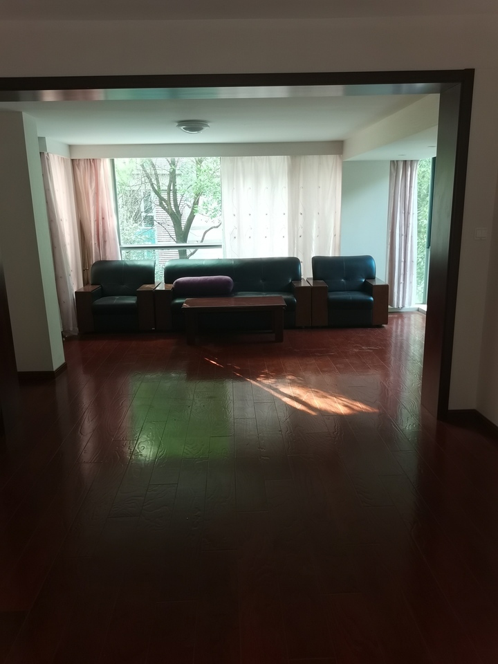 上海市静安区慧芝湖花园二期22栋1F 