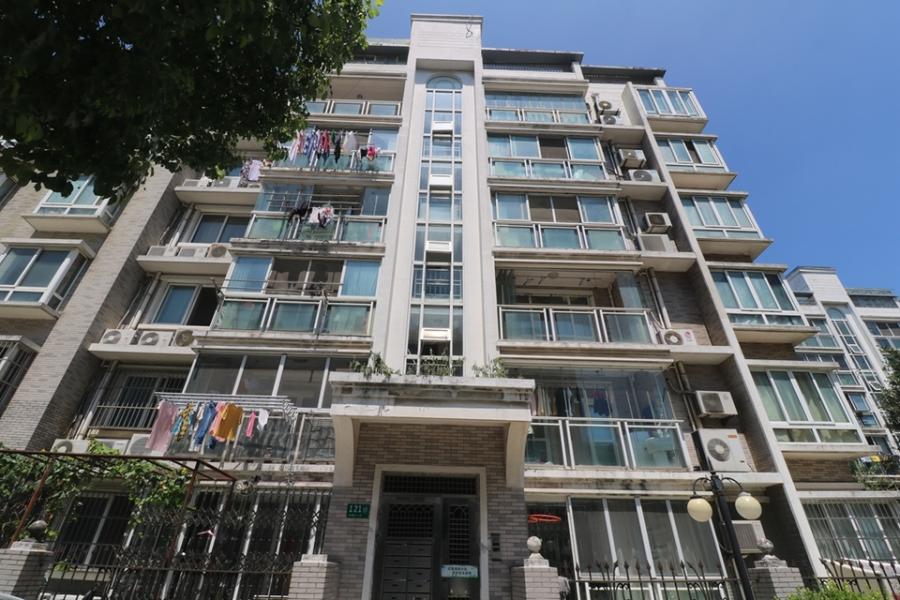 上海市闵行区金榜世家六期121栋5F 