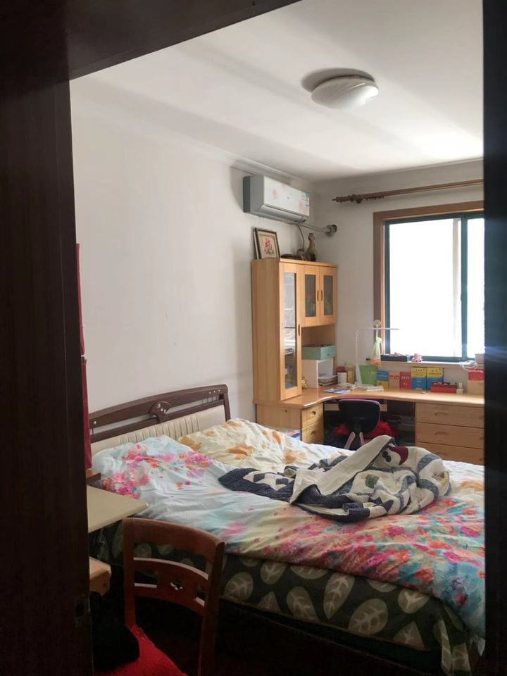 上海市宝山区上大聚丰园121栋2F 